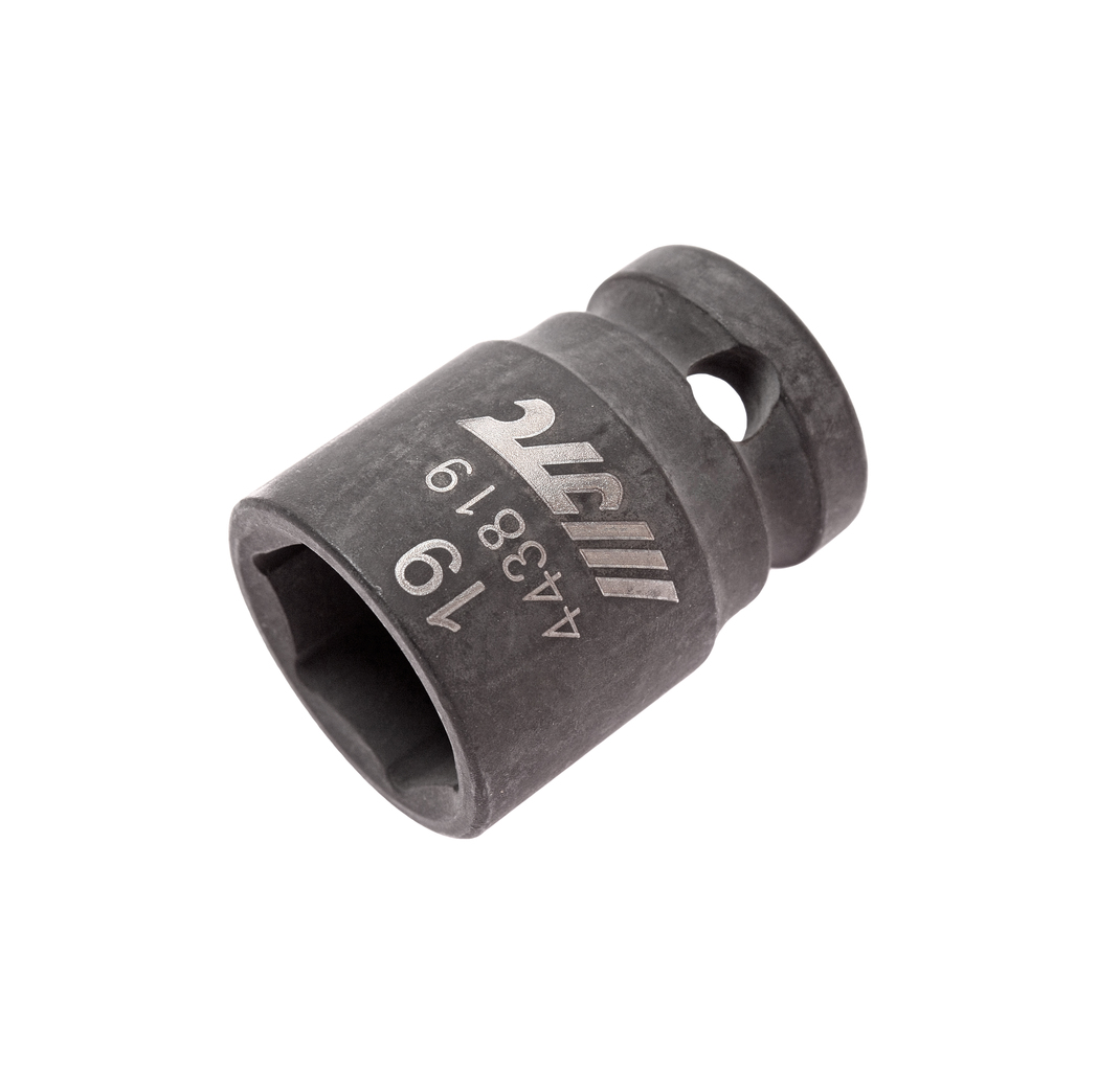 JTC-443819 - Головка торцевая 1/2" 19мм ударная L=38мм JTC - 
  6 граней, метрический размер. 
  Изготовлена из высококачественной хром-молибденовой стали. 
  Размер: 1/2"х19 мм.
  Общая длина: 38 мм. 
  Количество в оптовой упаковке: 10 шт. и 2