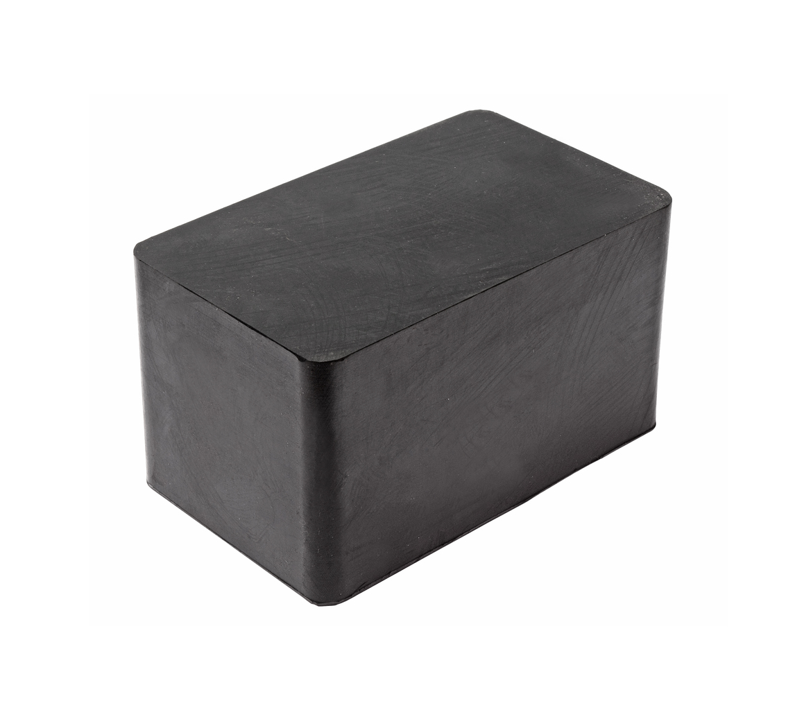 JTC-5835 - Накладка для домкрата 180х110х100мм JTC - 
  Используется для предотвращения повреждений кузова автомобиля при работах на подъемнике.
  Материал: резина. 
  Размер: 180х110х100 мм.
  Количество в оптовой упаковке: 8 шт.
  Габаритные размер