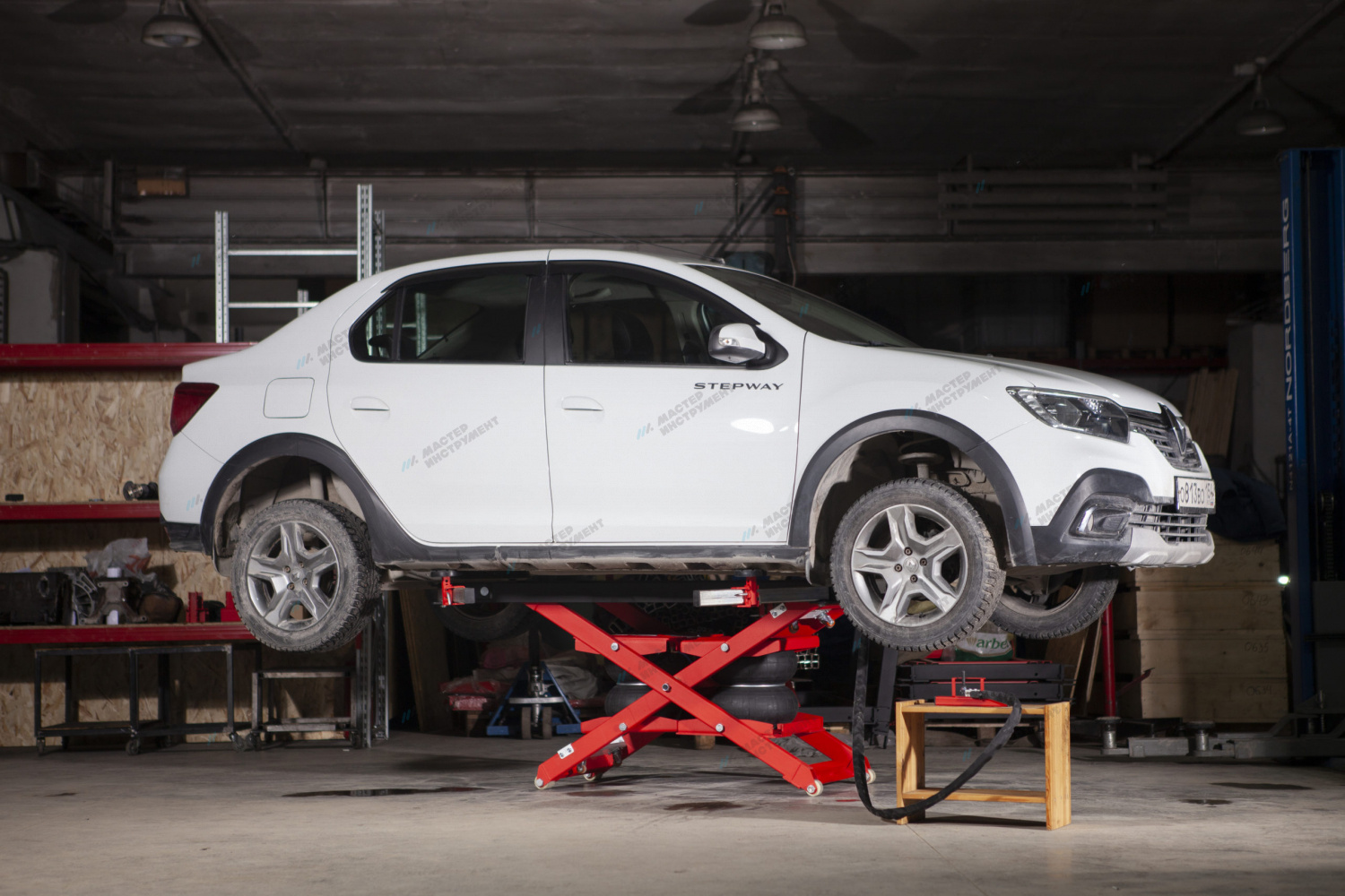 АСТРА ПОДЪЕМНИК МИНИЛИФТ AR100.2 XL (3000 кг)