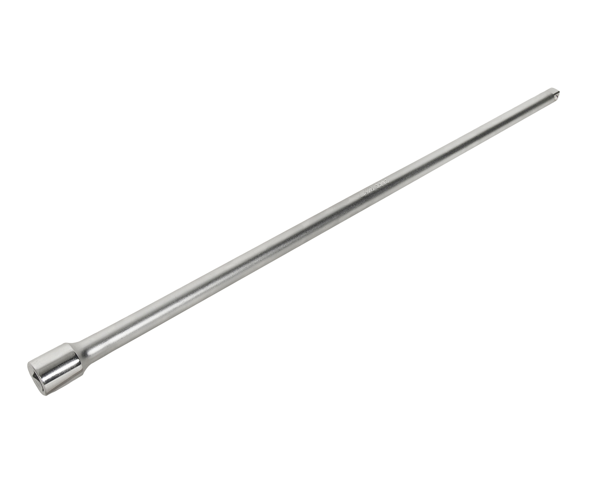 JTC-3908 - Удлинитель 1/2" 610мм JTC - 
Прочный инструмент с хромированным покрытием.
Удлиненная рабочая часть инструмента позволяет работать с крепежными элементами в труднодоступных местах либо применяется для обеспечения большего усилия.
Материал: х