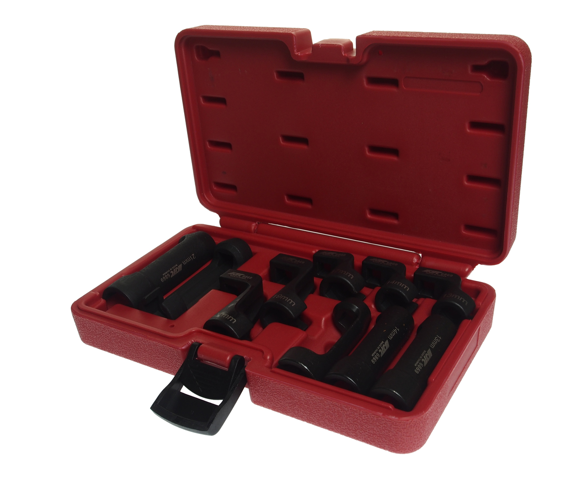 JTC-6869 - Набор головок для кислородных датчиков (3/8"-13,14,17мм; 1/2"-19,21мм) 10 предметов JTC - 
Специально разработан для накидных гаек на топливопроводах высокого давления и датчиках EGT.
Комплектация: 3/8'DR: 13, 14, 17 мм 6PT (прямая и со см